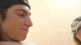 Jaunas miestietis gauna excelent deepthroat nuo šviesūs MILF