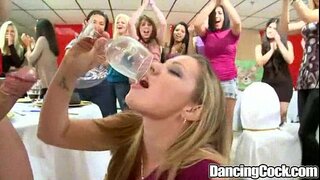 Dancingcock ठूलो कुखुरा उत्सव