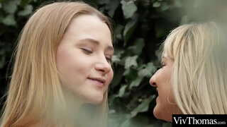 Sexy teen girlfriends lick bakoitzak besteen pussies bustiak